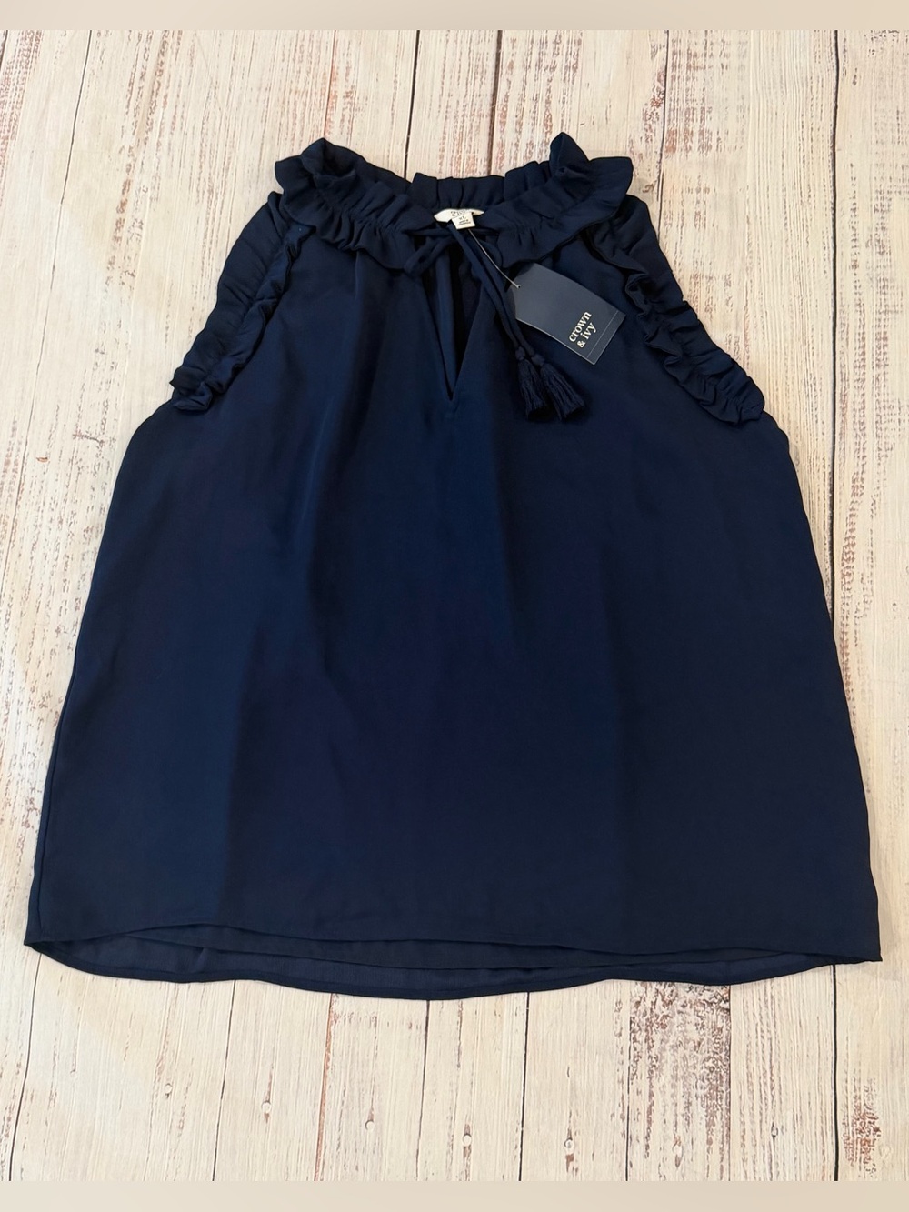 NWT Crown & Ivy Women’s XL Navy Blue Sleeveless tank Blouse with ruffle Collar